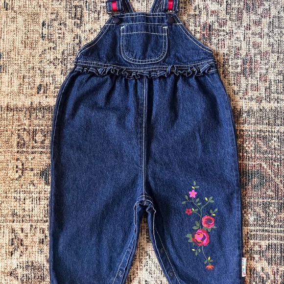 24m Vintage Please Mum denim overalls with floral design - Picture 4 of 5